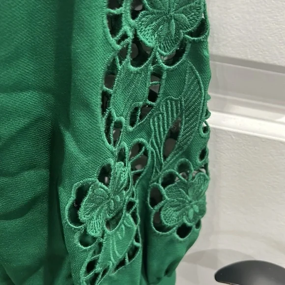 Green dress - Picture 2 of 4